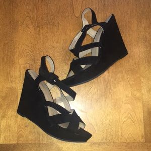 Nine West black wedges